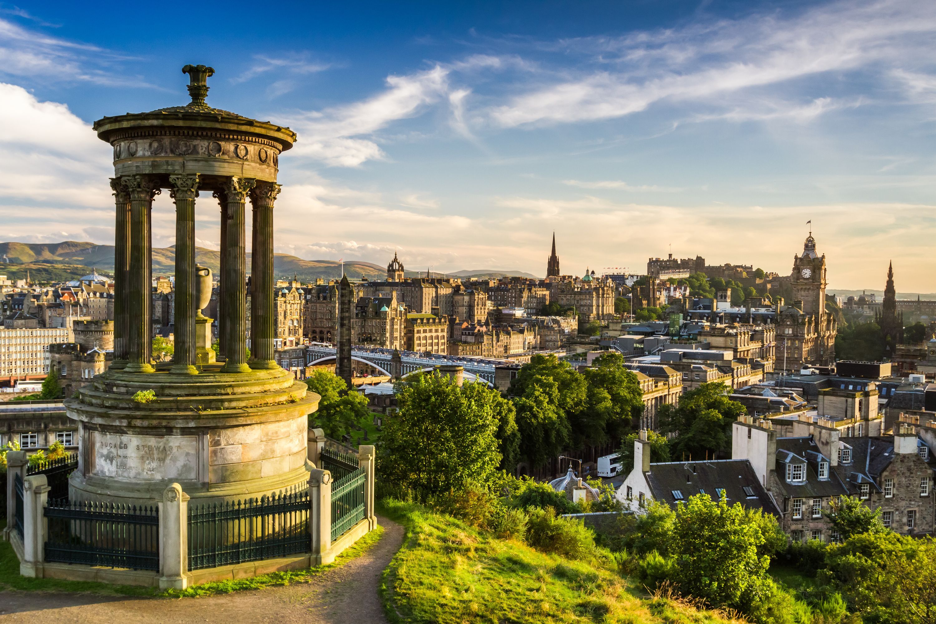 Hitta billiga flyg fr&aring;n K&ouml;penhamn till Edinburgh