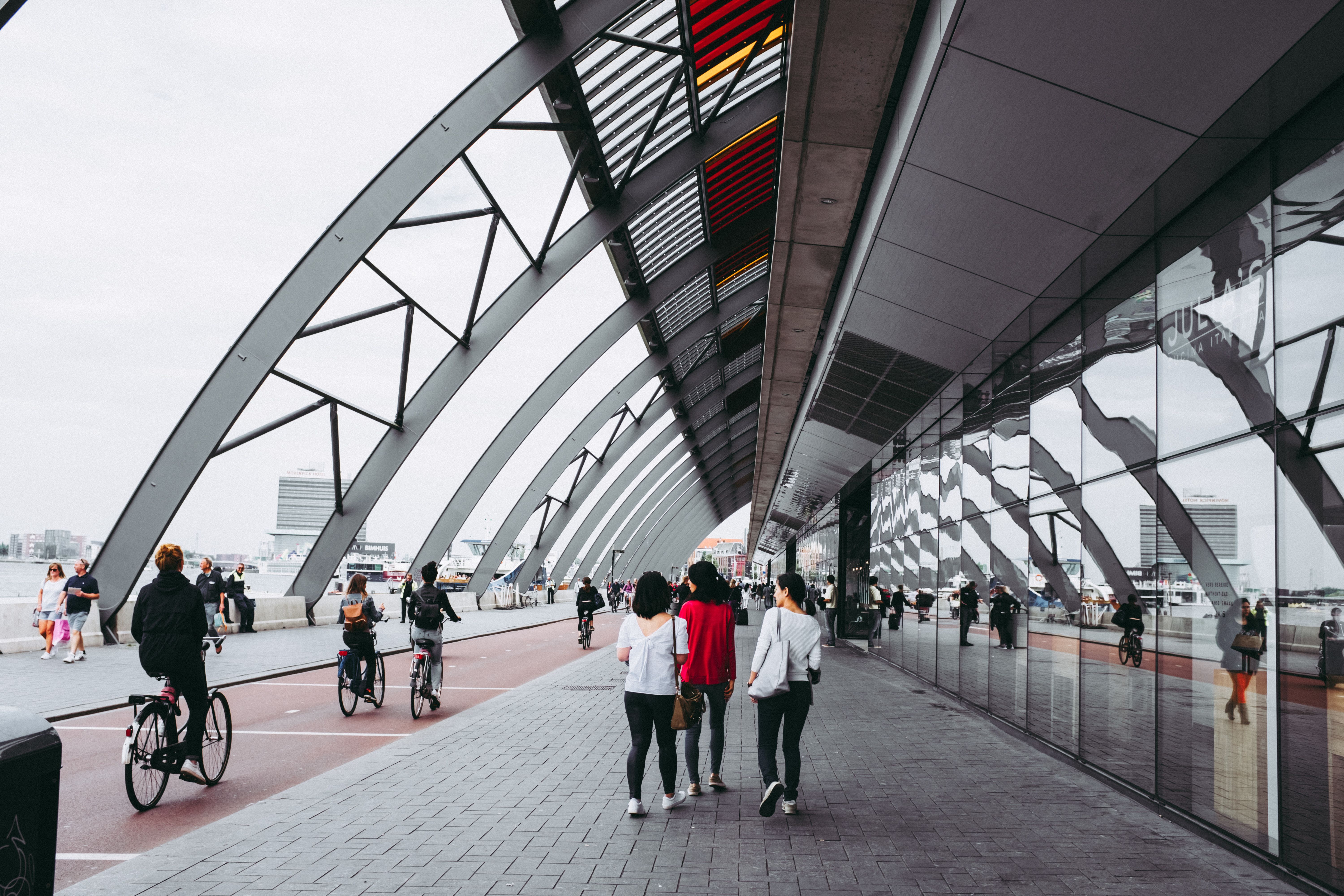 Hitta billiga flyg fr&aring;n Stockholm Arlanda till Amsterdam