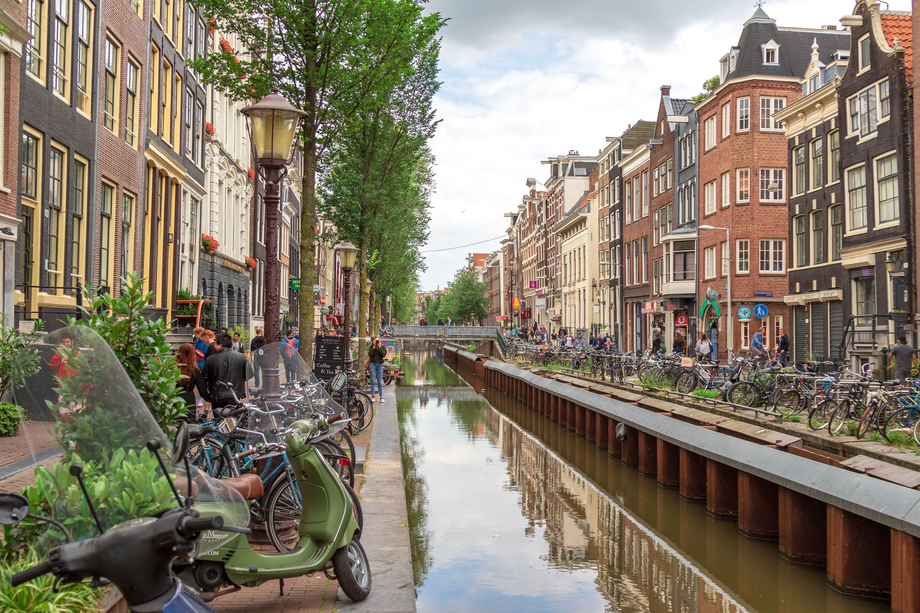 Hitta billiga flyg fr&aring;n Stockholm till Amsterdam