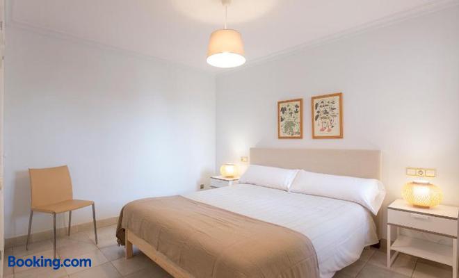 Astonishing Sea Views. Beachfront Modern & Comfy House With Private Swimmingpool