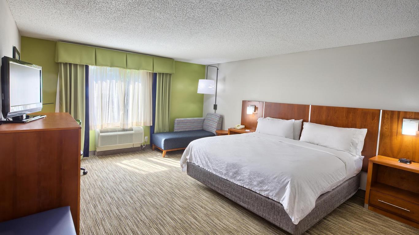 Holiday Inn Express & Suites Raleigh North - Wake Forest