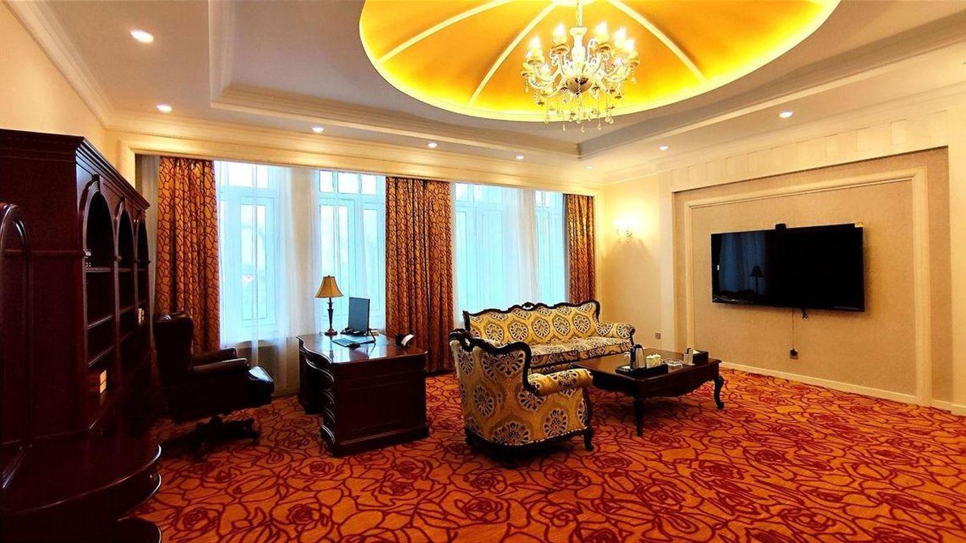 Longmen Grand Hotel