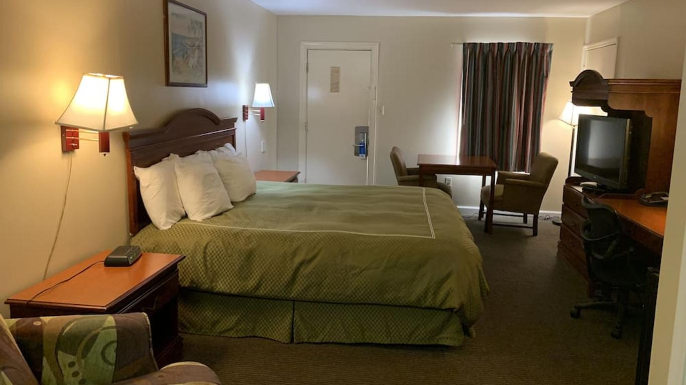 Merrimac Inn & Suites