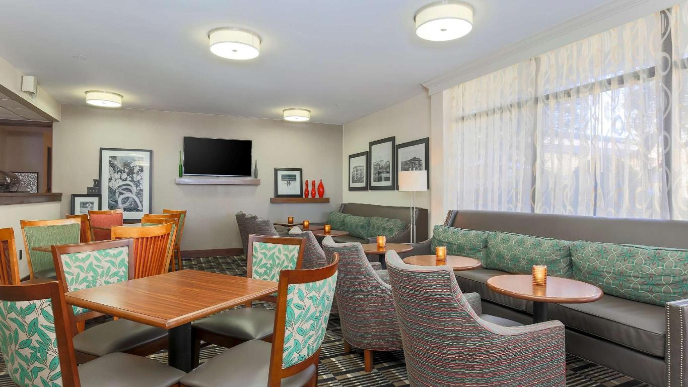 Red Lion Inn & Suites Hattiesburg