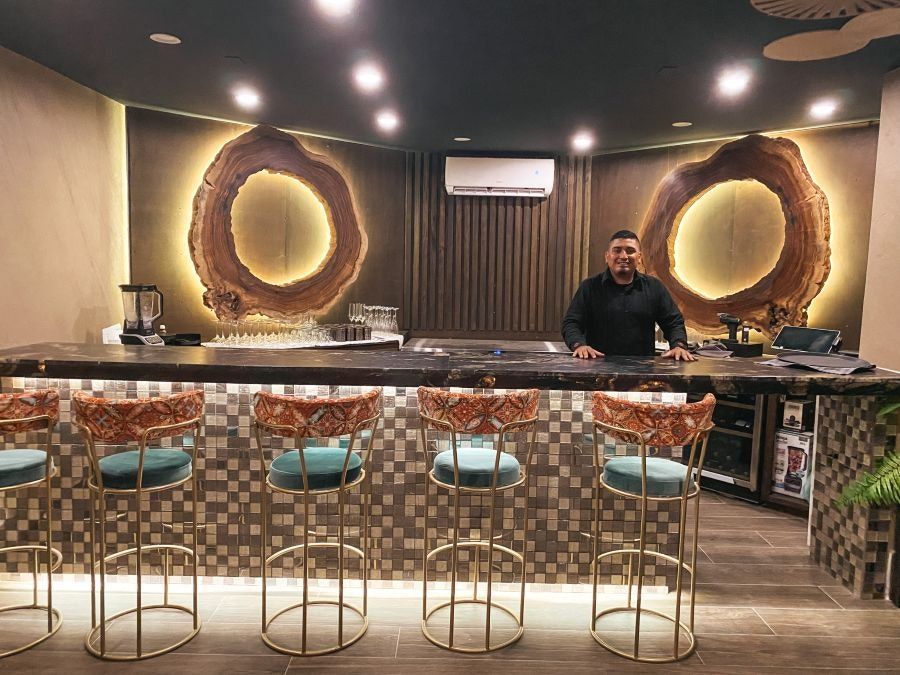 Bar