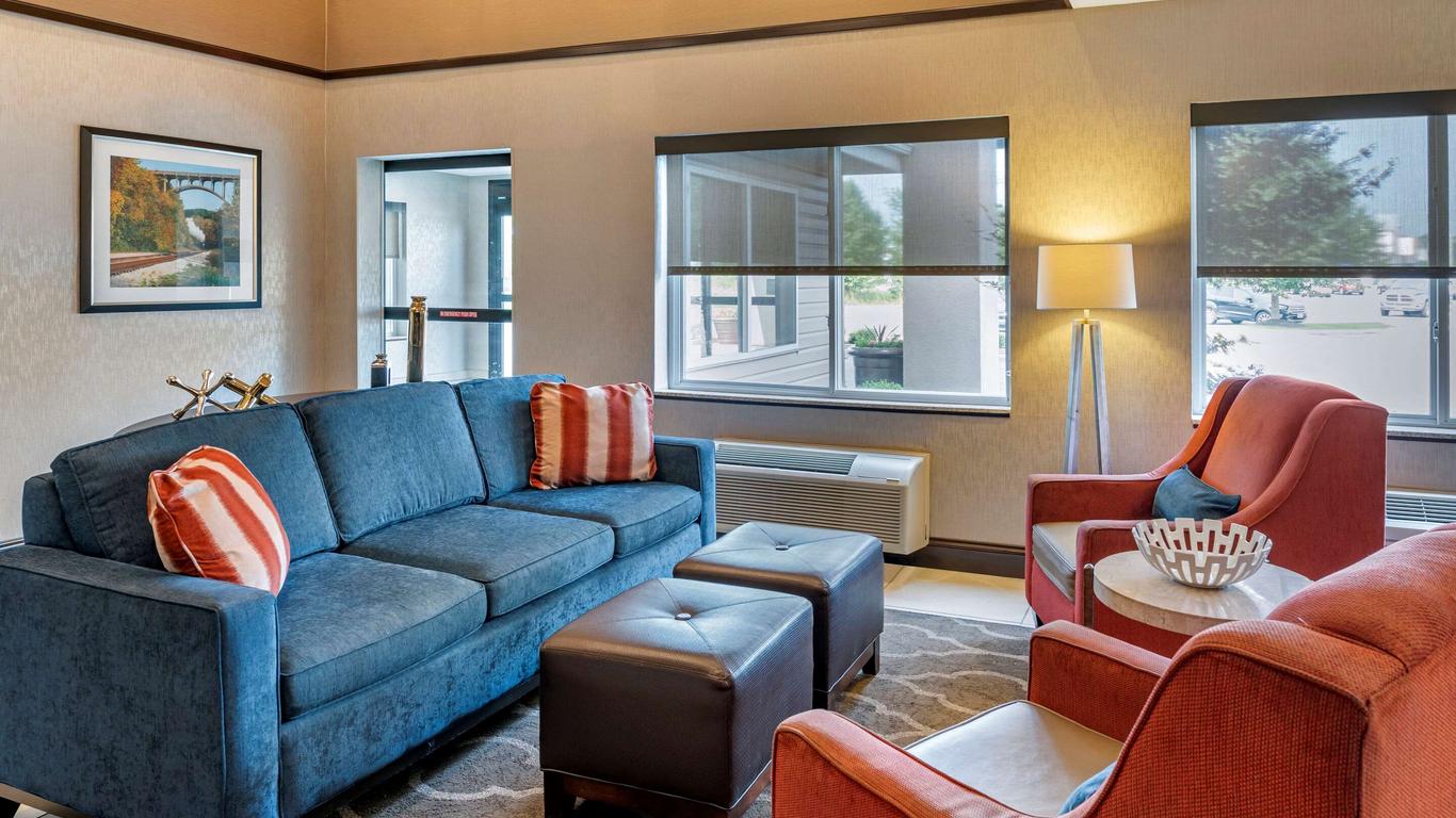 Comfort Suites Columbus West- Hilliard