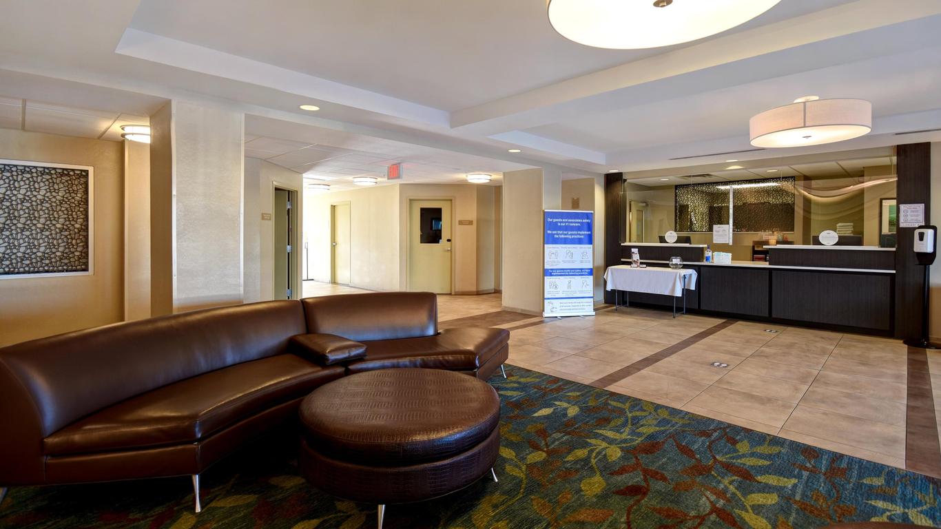 Candlewood Suites St. Clairsville