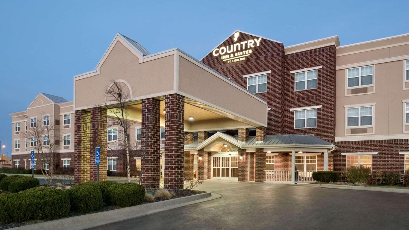 Country Inn & Suites Kansas City Village West