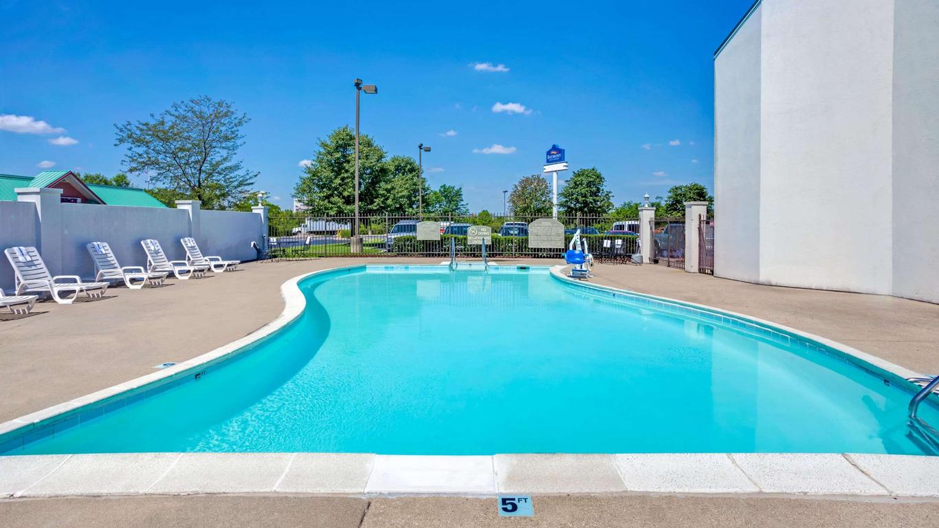 Baymont by Wyndham Louisville Airport South