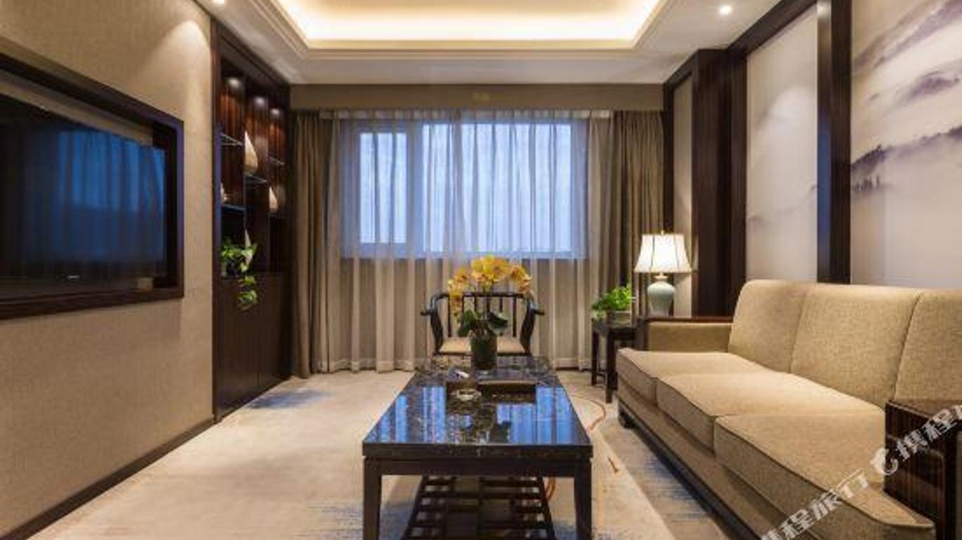 Chunting Hotel