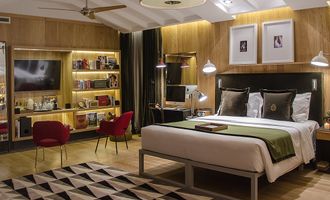 Browns Central Hotel